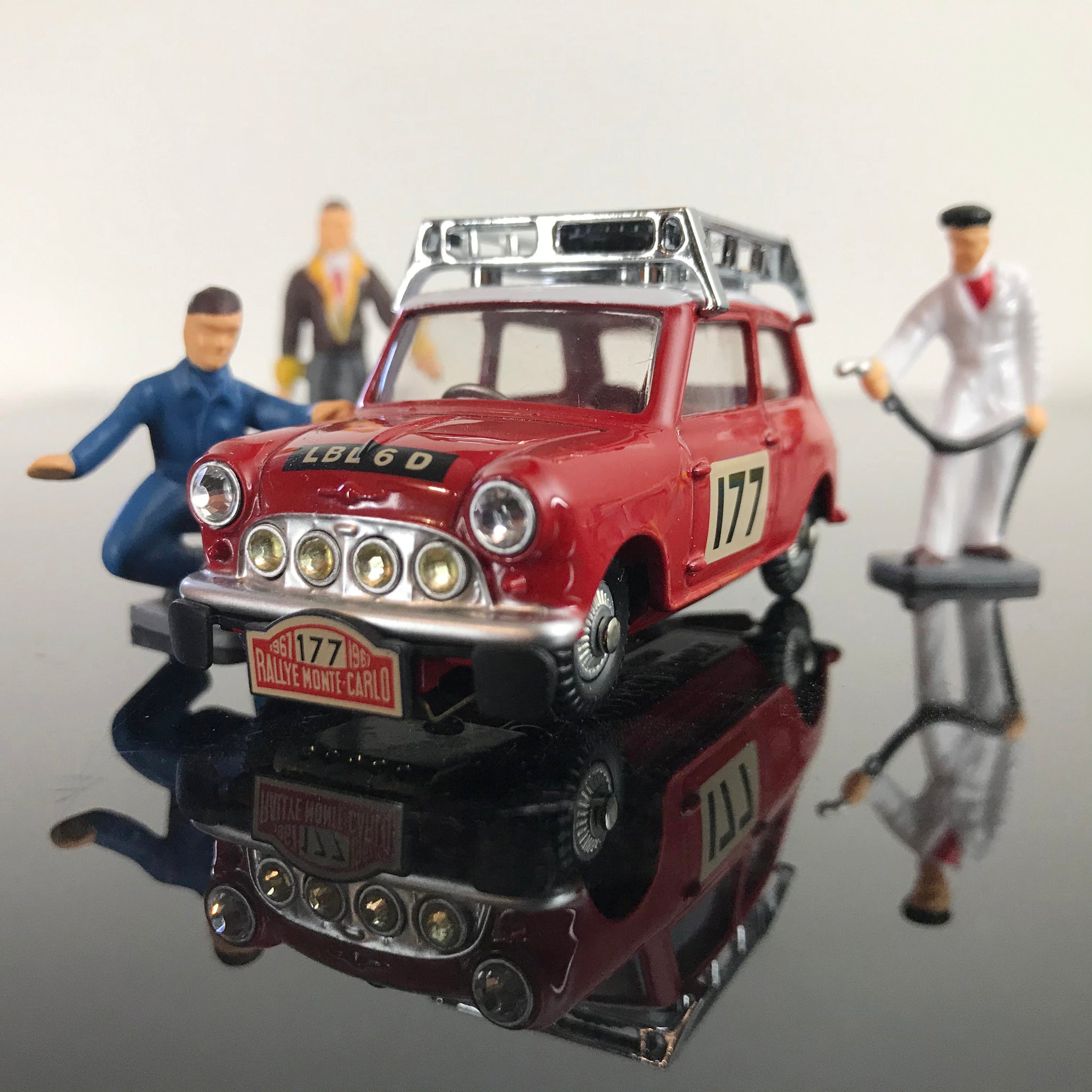T-Shirt - Vertical Simca 1000 Coupe racer – Corgi Model Club Australia